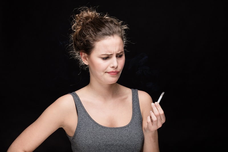 Multi fumători sunt conștienți de efectele negative ale nicotinei, însă aleg să le ignore.